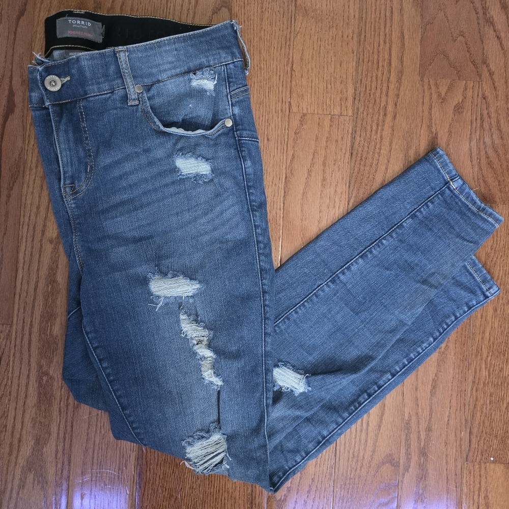 Torrid Bombshell Skinny Jeans – Size 16R – Premium Stretch Distressed Denim